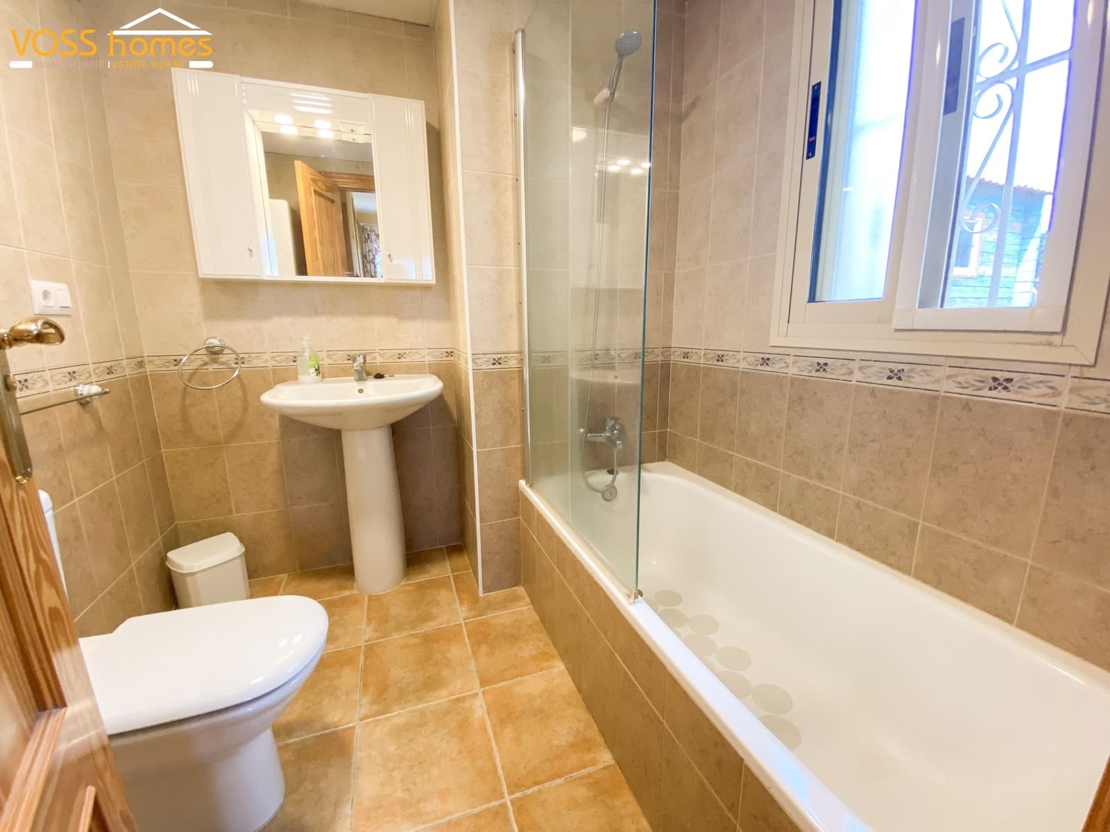 3 bedroom Villa for sale in La Alfoquia with garage - € 259,950 (Ref: 10158684)