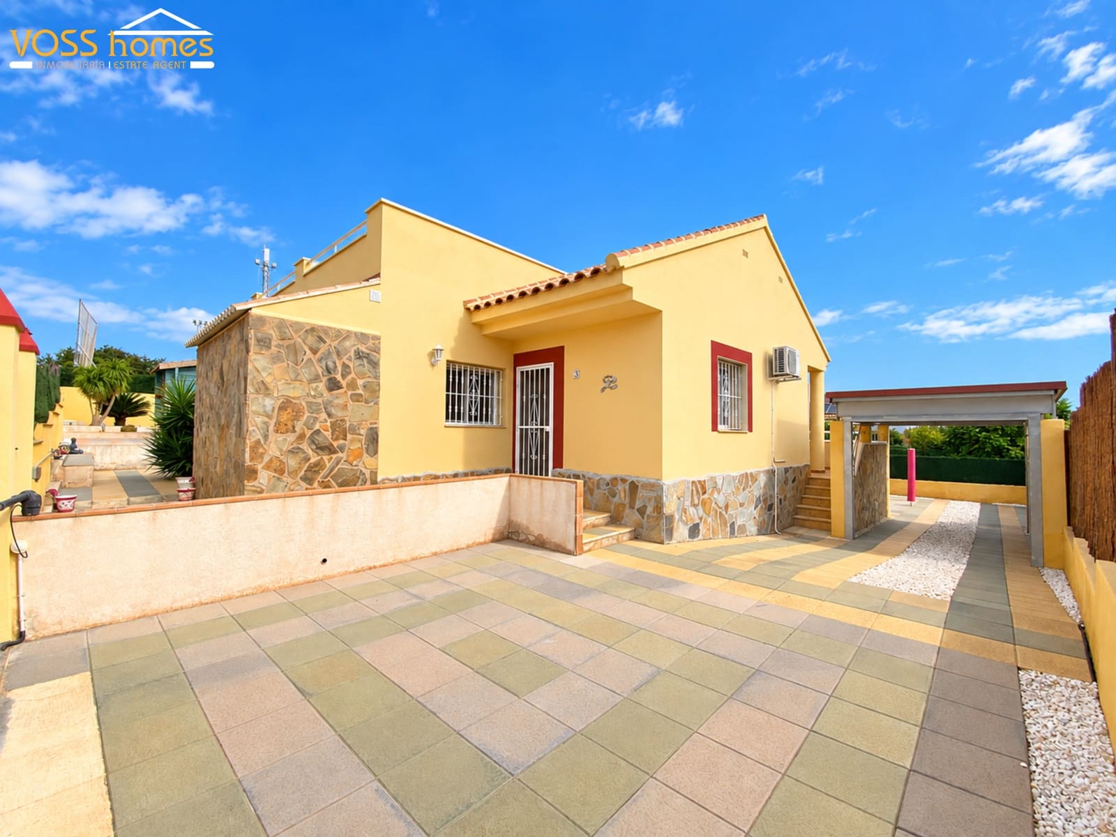 3 bedroom Villa for sale in La Alfoquia with garage - € 259,950 (Ref: 10158684)