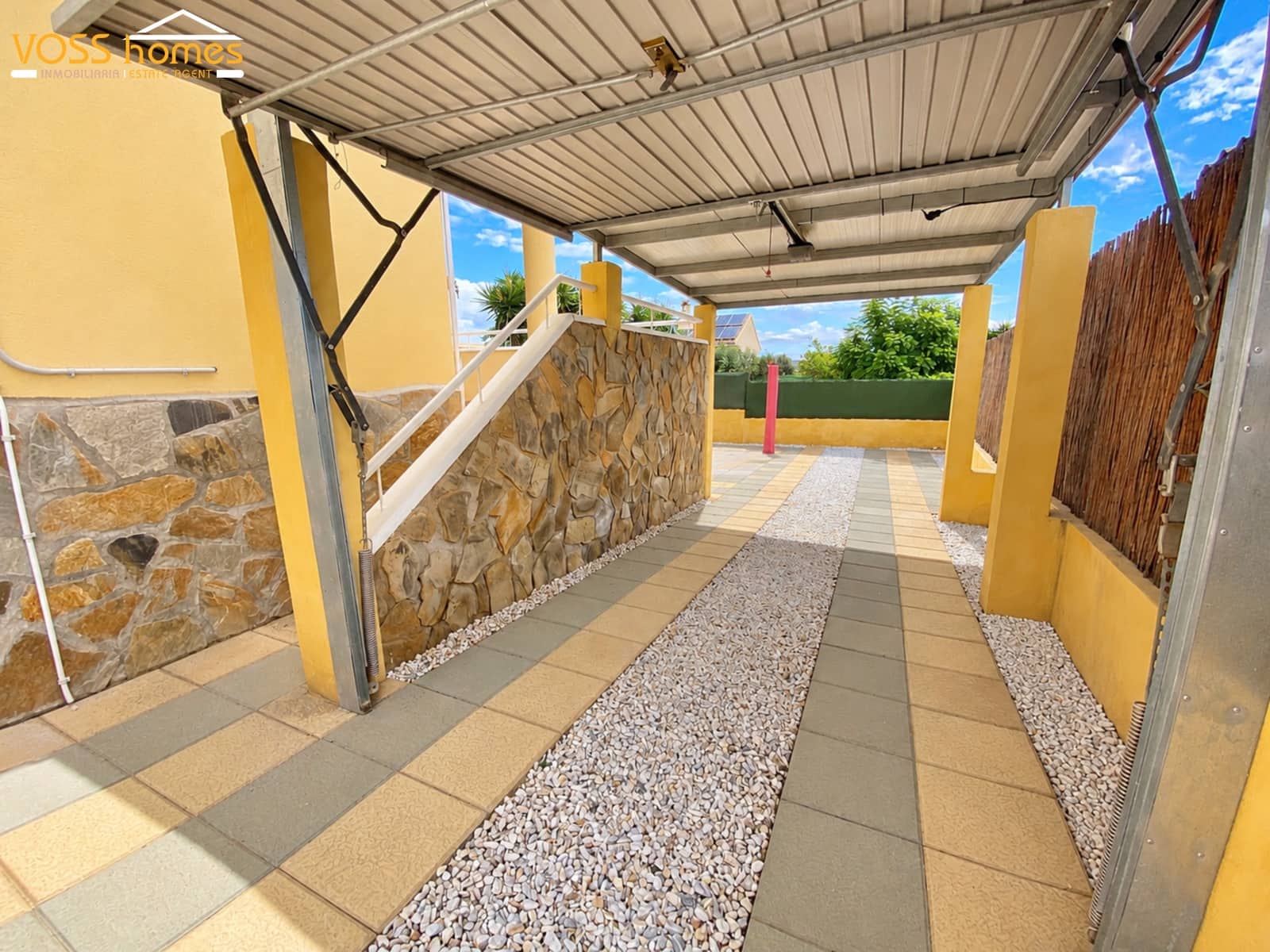 3 bedroom Villa for sale in La Alfoquia with garage - € 259,950 (Ref: 10158684)