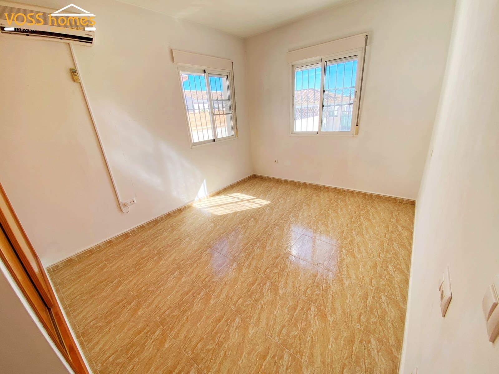 Chalet de 3 habitaciones en Zurgena en venta con garaje - 194.950 € (Ref: 10174781)