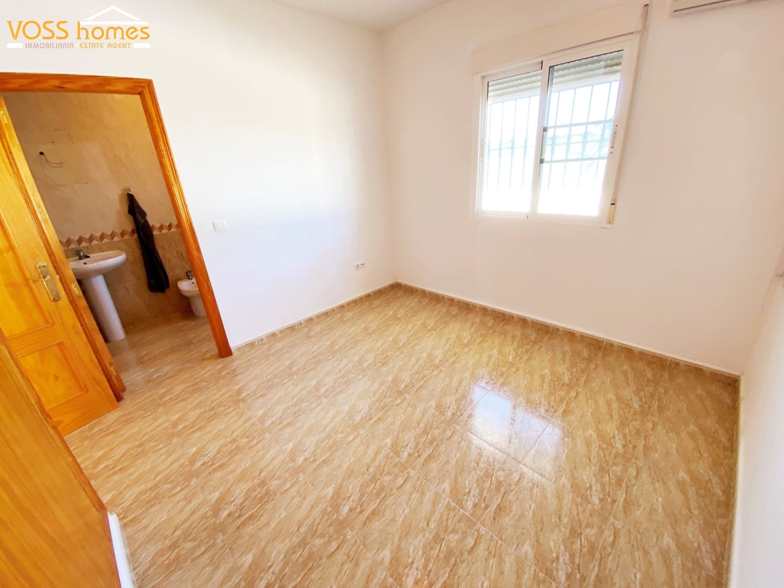 Chalet de 3 habitaciones en Zurgena en venta con garaje - 194.950 € (Ref: 10174781)