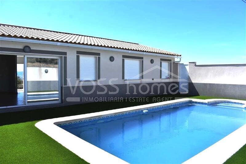 3 soveværelse Villa til salg i Huercal-Overa med swimmingpool - € 195.000 (Ref: 6791828)