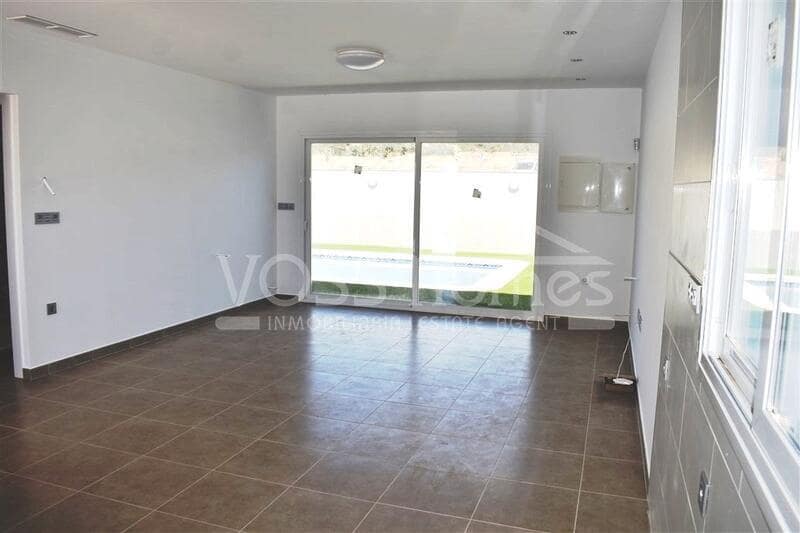 3 soveværelse Villa til salg i Huercal-Overa med swimmingpool - € 195.000 (Ref: 6791828)