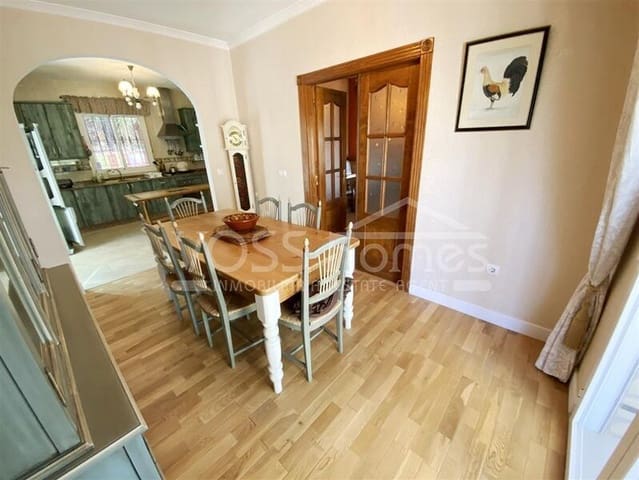 4 makuuhuone Huvila myytävänä paikassa Zurgena - 239 925 € (Ref: 7899219)