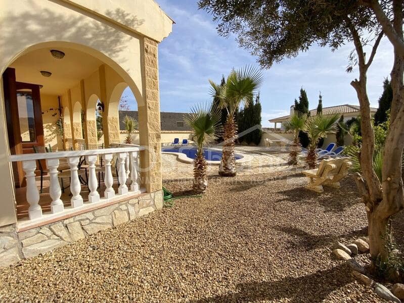 3 bedroom Villa for sale in Zurgena with pool - € 299,000 (Ref: 8096989)