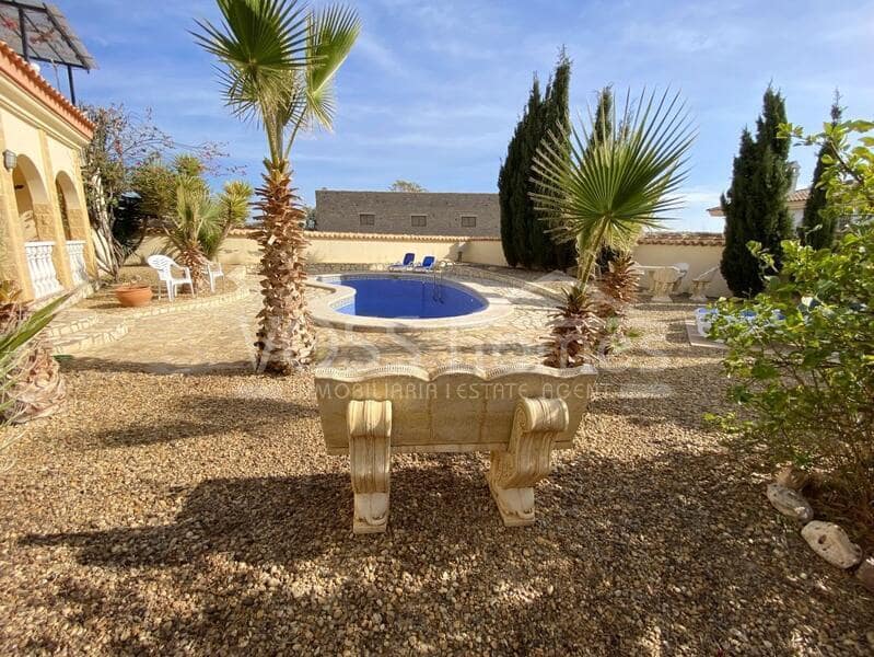 3 bedroom Villa for sale in Zurgena with pool - € 299,000 (Ref: 8096989)