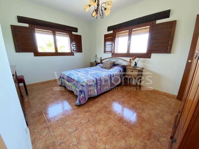 3 bedroom Villa for sale in Zurgena with pool - € 299,000 (Ref: 8096989)