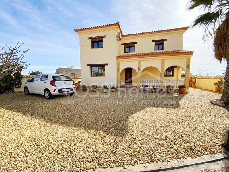 3 bedroom Villa for sale in Zurgena with pool - € 299,000 (Ref: 8096989)