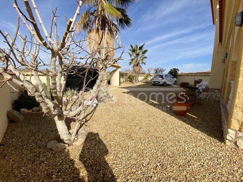 3 bedroom Villa for sale in Zurgena with pool - € 299,000 (Ref: 8096989)