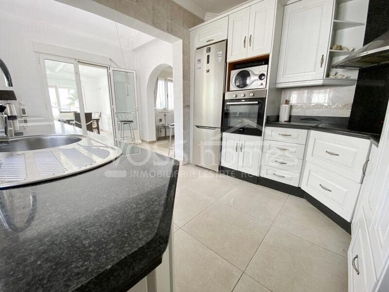 4 soveværelse Villa til salg i Huercal-Overa med swimmingpool - € 405.000 (Ref: 8530686)