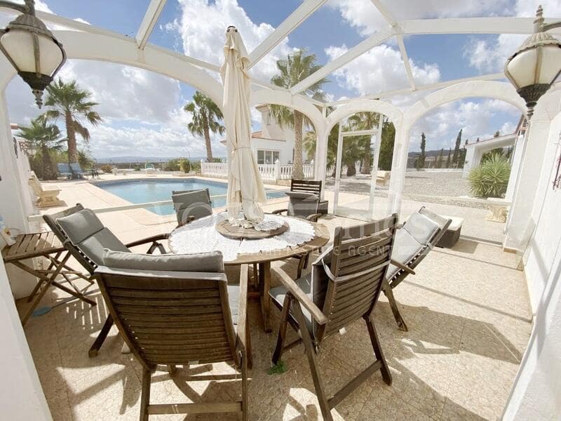 4 soveværelse Villa til salg i Huercal-Overa med swimmingpool - € 405.000 (Ref: 8530686)