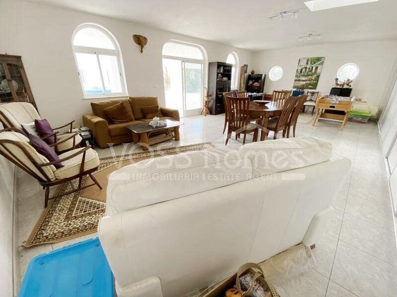 4 soveværelse Villa til salg i Huercal-Overa med swimmingpool - € 405.000 (Ref: 8530686)