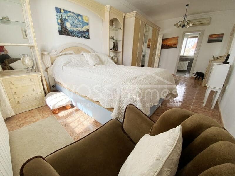 4 soveværelse Villa til salg i Huercal-Overa med swimmingpool - € 405.000 (Ref: 8530686)