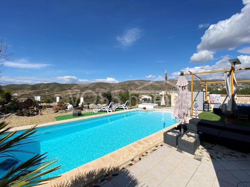 3 soveværelse Villa til salg i Huercal-Overa med swimmingpool - € 234.950 (Ref: 8916461)