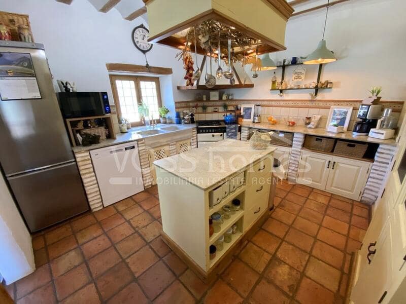 7 soveværelse Finca/Landehus til salg i Velez-Rubio med swimmingpool - € 695.000 (Ref: 8925488)