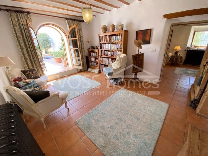 7 soveværelse Finca/Landehus til salg i Velez-Rubio med swimmingpool - € 695.000 (Ref: 8925488)