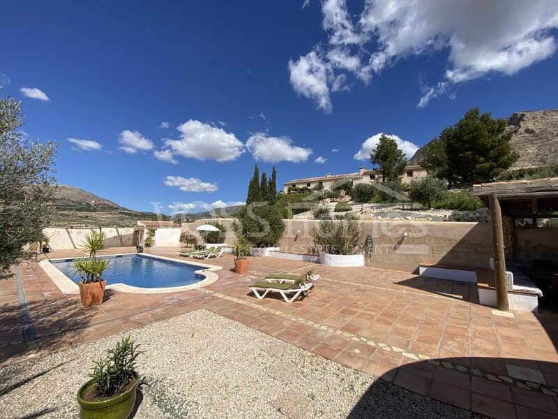 7 soveværelse Finca/Landehus til salg i Velez-Rubio med swimmingpool - € 695.000 (Ref: 8925488)