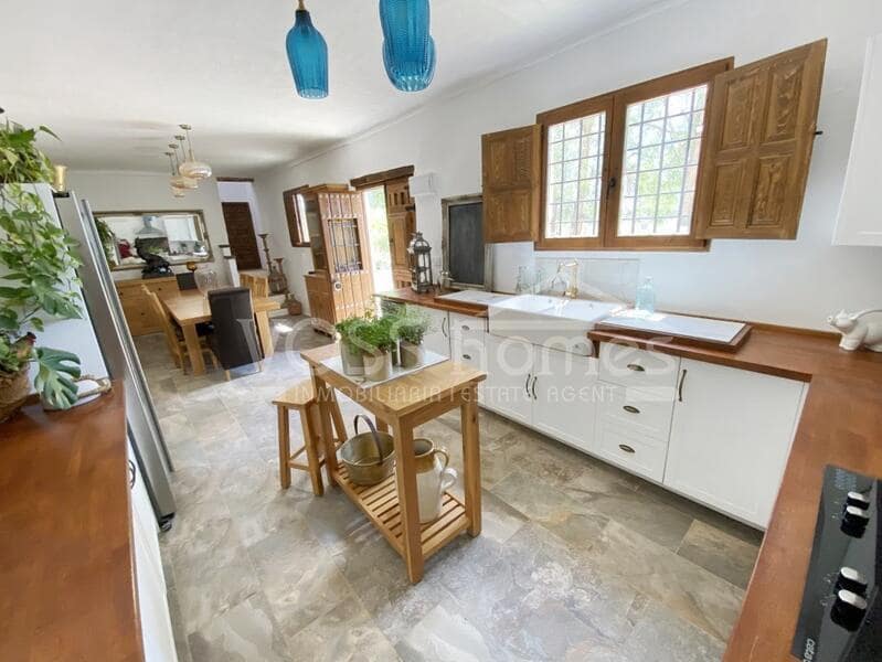 5 soveværelse Finca/Landehus til salg i Huercal-Overa - € 284.950 (Ref: 8971145)