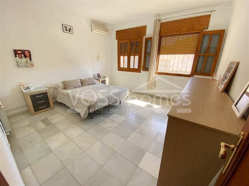 4 soveværelse Villa til salg i Huercal-Overa - € 240.000 (Ref: 8986596)