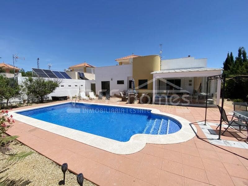 3 slaapkamer Villa te koop in La Alfoquia met zwembad - € 229.950 (Ref: 9019780)