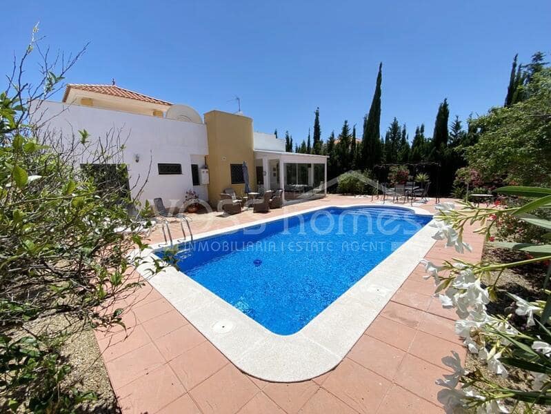 3 slaapkamer Villa te koop in La Alfoquia met zwembad - € 229.950 (Ref: 9019780)