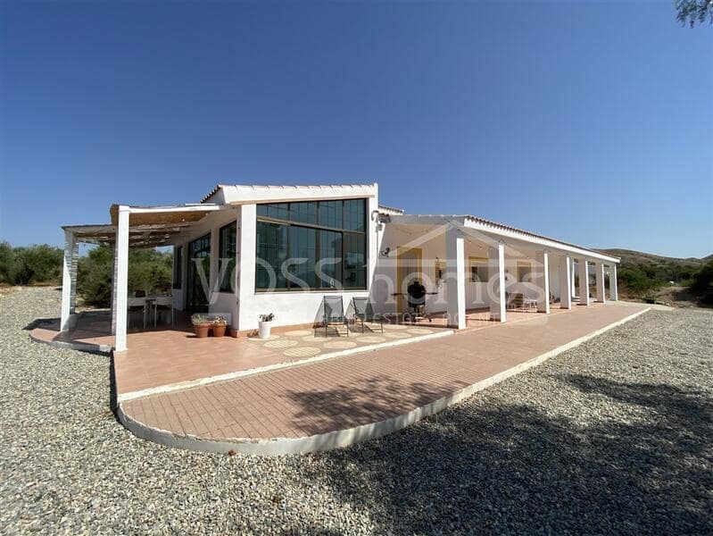 4 soveværelse Finca/Landehus til salg i Huercal-Overa med swimmingpool - € 210.000 (Ref: 9130565)