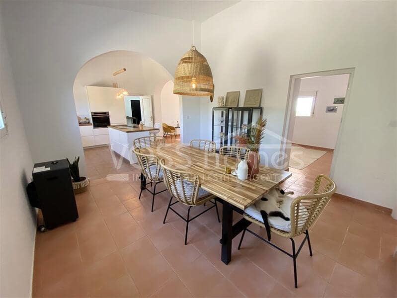 4 soveværelse Finca/Landehus til salg i Huercal-Overa med swimmingpool - € 210.000 (Ref: 9130565)