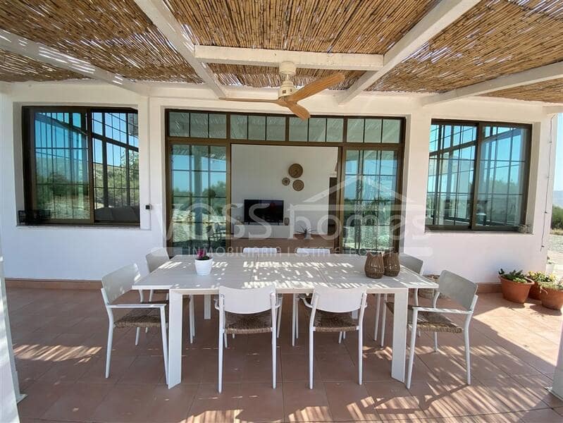 4 soveværelse Finca/Landehus til salg i Huercal-Overa med swimmingpool - € 210.000 (Ref: 9130565)