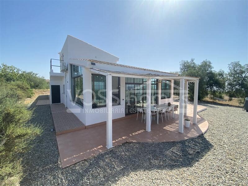 4 soveværelse Finca/Landehus til salg i Huercal-Overa med swimmingpool - € 210.000 (Ref: 9130565)