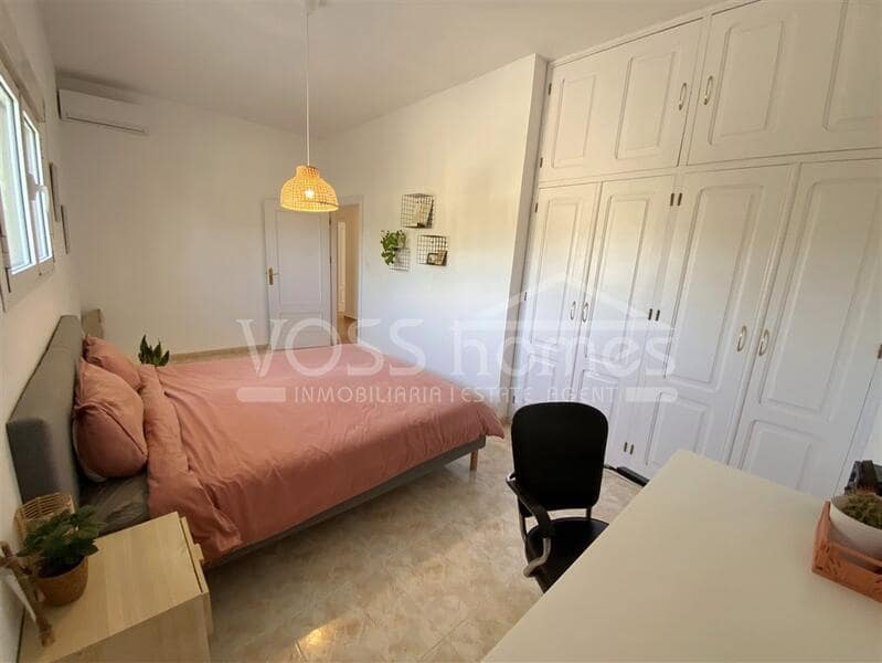 4 soveværelse Finca/Landehus til salg i Huercal-Overa med swimmingpool - € 210.000 (Ref: 9130565)