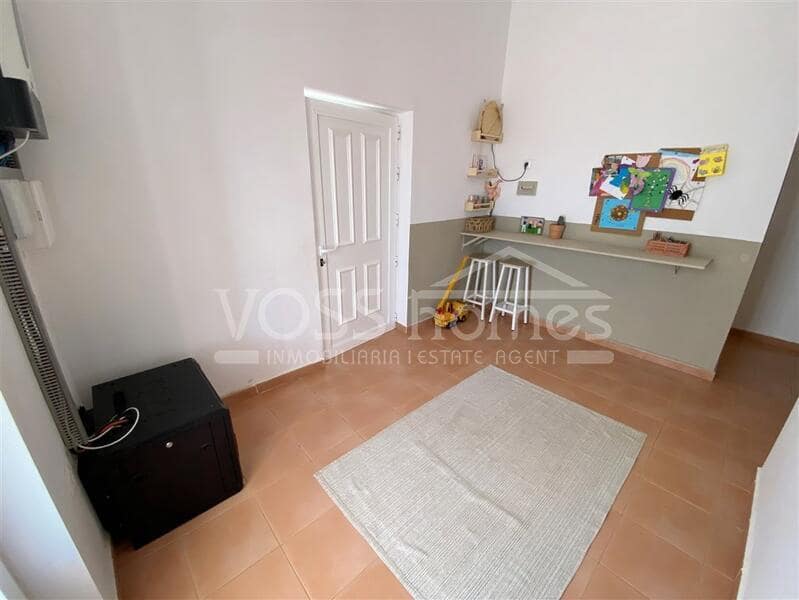 4 soveværelse Finca/Landehus til salg i Huercal-Overa med swimmingpool - € 210.000 (Ref: 9130565)