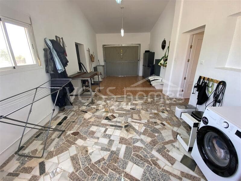 4 soveværelse Finca/Landehus til salg i Huercal-Overa med swimmingpool - € 210.000 (Ref: 9130565)