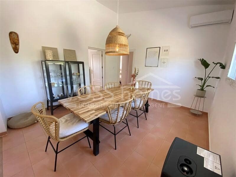 4 soveværelse Finca/Landehus til salg i Huercal-Overa med swimmingpool - € 210.000 (Ref: 9130565)