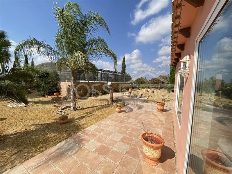 5 bedroom Finca/Country House for sale in Huercal-Overa with pool - € 299,995 (Ref: 9130568)
