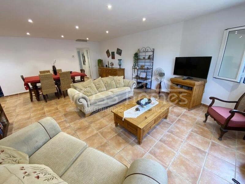 3 soveværelse Villa til salg i Huercal-Overa med swimmingpool - € 270.000 (Ref: 9186122)