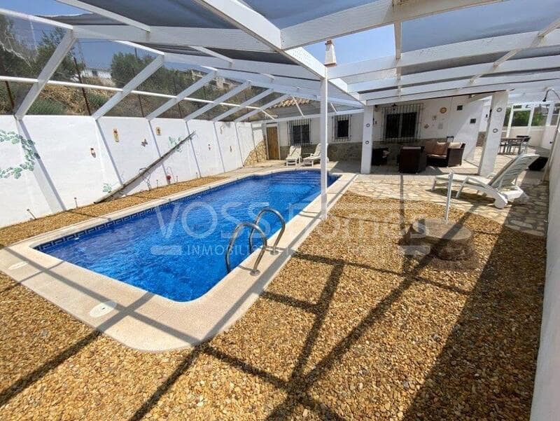 3 soveværelse Villa til salg i Huercal-Overa med swimmingpool - € 270.000 (Ref: 9186122)