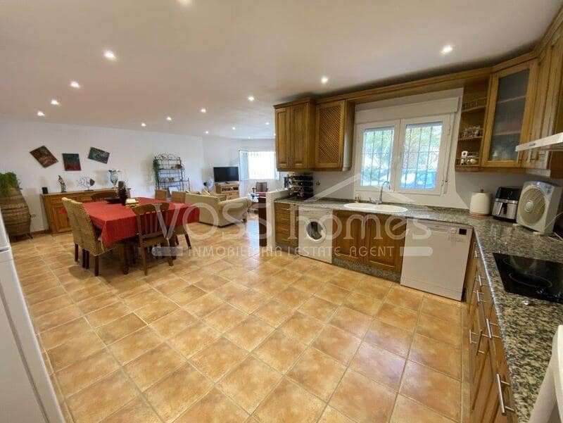 3 soveværelse Villa til salg i Huercal-Overa med swimmingpool - € 290.000 (Ref: 9186123)