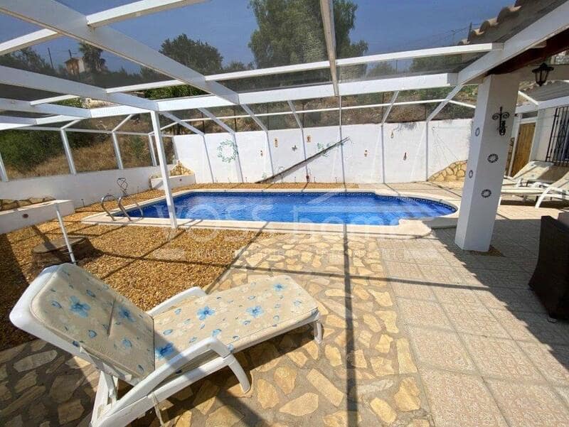 3 soveværelse Villa til salg i Huercal-Overa med swimmingpool - € 290.000 (Ref: 9186123)