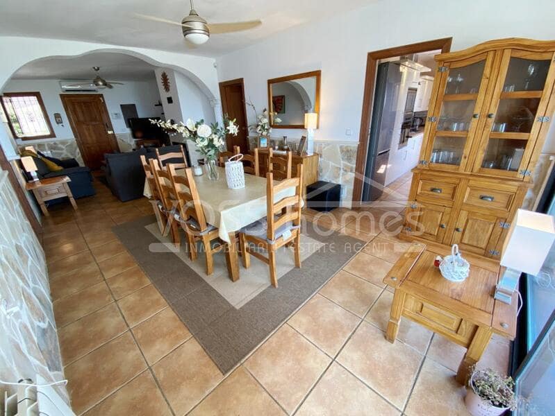 6 soveværelse Finca/Landehus til salg i Velez-Rubio med swimmingpool - € 399.950 (Ref: 9197366)