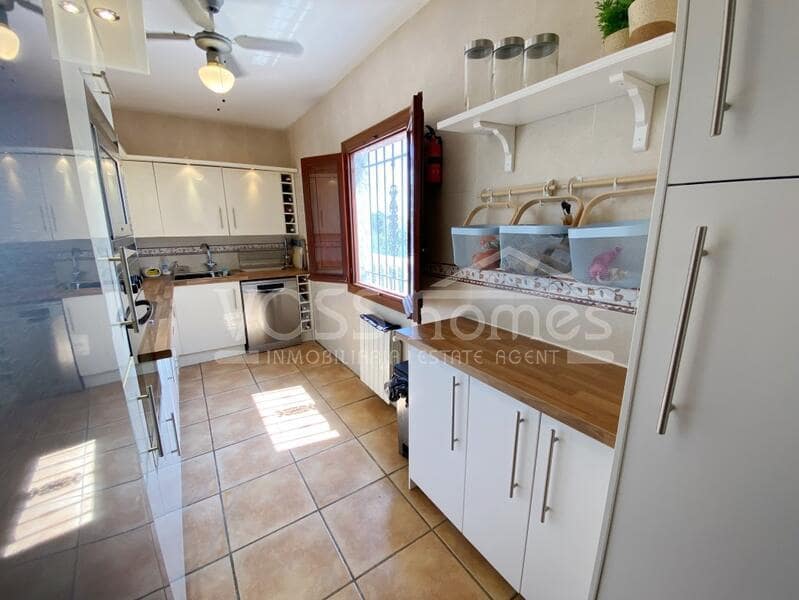 6 soveværelse Finca/Landehus til salg i Velez-Rubio med swimmingpool - € 399.950 (Ref: 9197366)