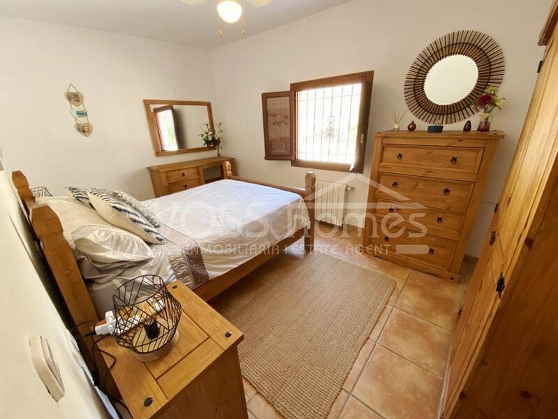 6 soveværelse Finca/Landehus til salg i Velez-Rubio med swimmingpool - € 399.950 (Ref: 9197366)