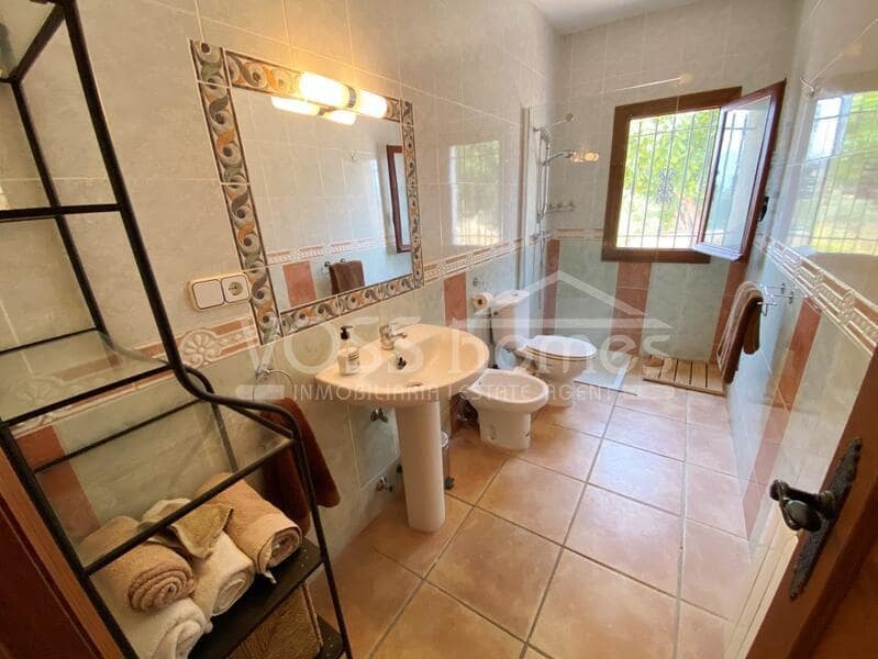 6 soveværelse Finca/Landehus til salg i Velez-Rubio med swimmingpool - € 399.950 (Ref: 9197366)