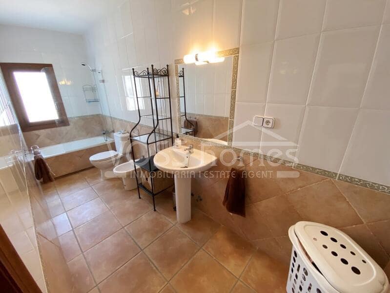 6 soveværelse Finca/Landehus til salg i Velez-Rubio med swimmingpool - € 399.950 (Ref: 9197366)