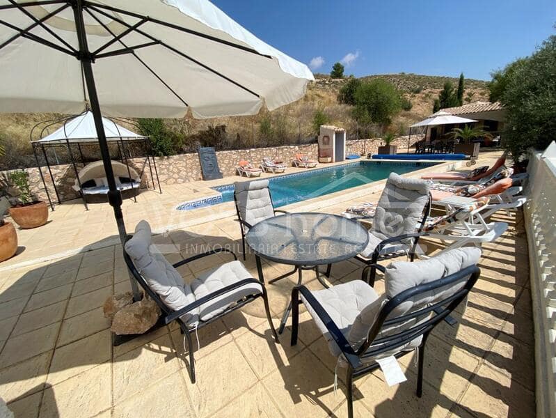 6 soveværelse Finca/Landehus til salg i Velez-Rubio med swimmingpool - € 399.950 (Ref: 9197366)