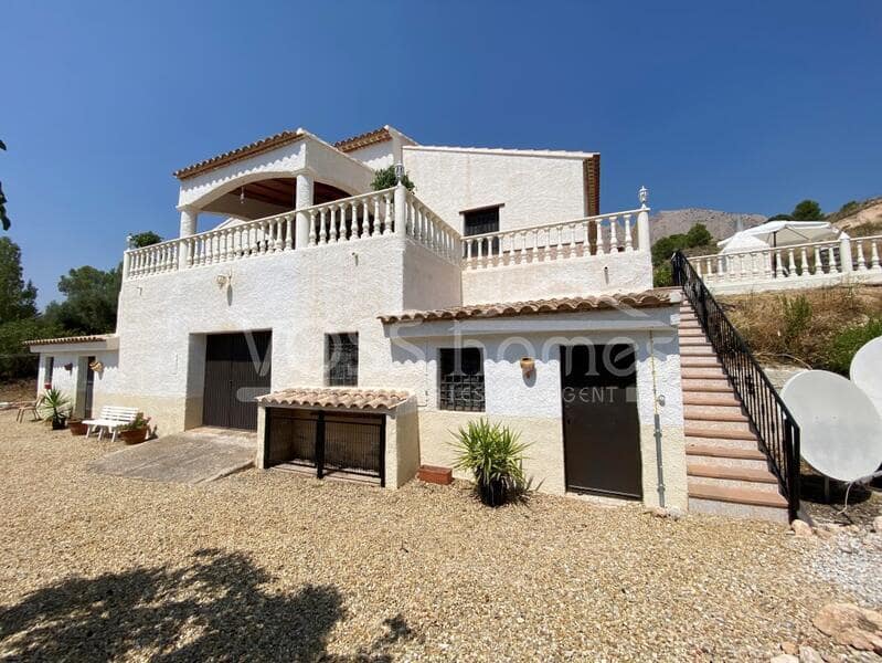 6 soveværelse Finca/Landehus til salg i Velez-Rubio med swimmingpool - € 399.950 (Ref: 9197366)