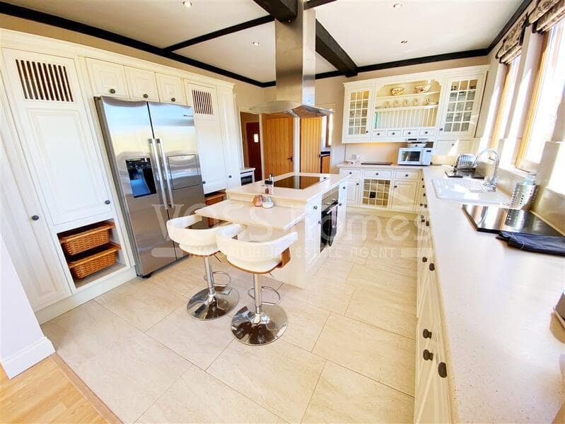 4 bedroom Finca/Country House for sale in Velez-Blanco with pool - € 549,950 (Ref: 9230631)