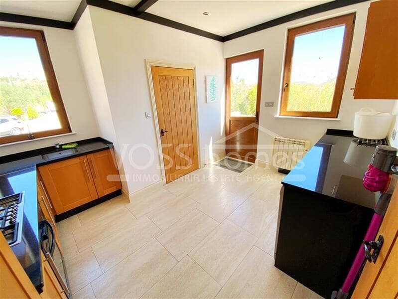 4 bedroom Finca/Country House for sale in Velez-Blanco with pool - € 549,950 (Ref: 9230631)