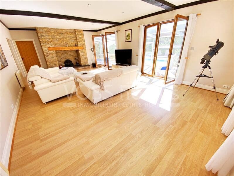 4 bedroom Finca/Country House for sale in Velez-Blanco with pool - € 549,950 (Ref: 9230631)