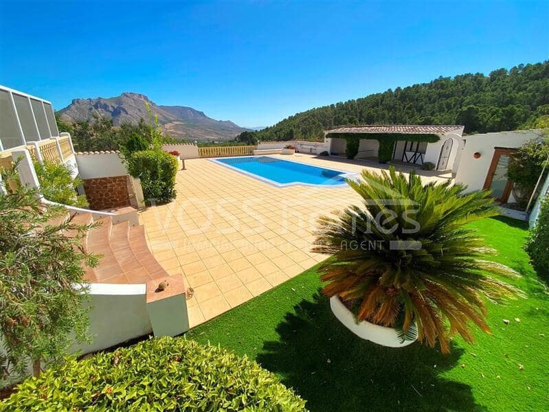 4 bedroom Finca/Country House for sale in Velez-Blanco with pool - € 549,950 (Ref: 9230631)