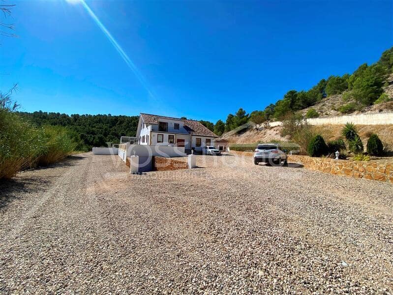 4 bedroom Finca/Country House for sale in Velez-Blanco with pool - € 549,950 (Ref: 9230631)